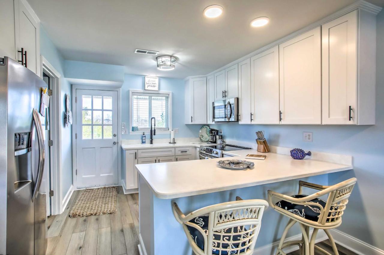Coastal Oasis With Decks Walk To Holden Beach! Eksteriør bilde